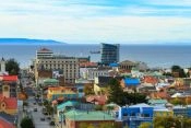 Vista a la ciudad de Punta Arenas, desde el mirador Guía de Punta Arenas, CHILE
