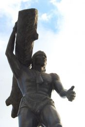 Monumento a Caupolicán. Guía de Temuco, CHILE