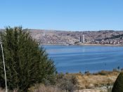 Vista del Lago Titicaca y la ciudad de Puno, Puno, Perú Guía de Puno, PERU