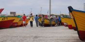 Grupo de Pescadores en la caleta. Guía de Punta de Choros, CHILE