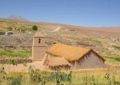 La iglesia antigua de Socaire. Guía de Socaire, CHILE