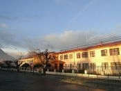 La Escuela Pedro Quintana Mansilla, declarada monumento histórico el año 2005. Guía de Coyhaique, CHILE