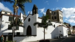 Funchal es la capital de la isla de Madeira, una de las regiones autónomas de la República de Portugal..  Funchal - PORTUGAL