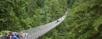 El puente colgante de Capilano cruza el río Capilano en el Distrito de Vancouver Norte, en Vancouver, Columbia Británica, Canadá..  Vancouver - CANADA