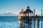 El lago Llanquihue corresponde al segundo mayor lago de Chile tras el lago General Carrera, con una extensión de 860 km²..  Puerto Varas - CHILE