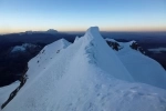 Nevado Illimani, Volcan Illimani, La Paz, Bolivia, Guia.  La Paz - BOLIVIA