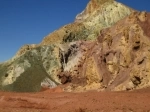 El valle del Arcoiris esta a 90 Km. de San Pedro de Atacama, su nombre es debido a las tonalidades de los cerros aledaños.  San Pedro de Atacama - CHILE