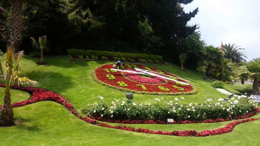 Reloj de las Flores en Viña del Mar. Parte de la guía de la ciudad. Viña del Mar CHILE Reloj de las Flores en Viña del Mar. Parte de la guía de la ciudad. Viña del Mar CHILE