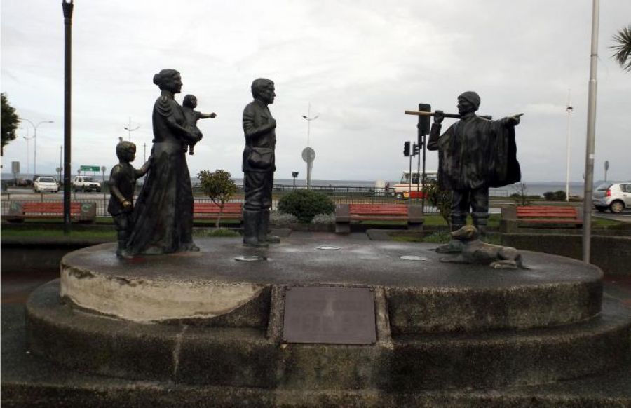 Monumento a los Colonos Alemanes Puerto Montt, CHILE