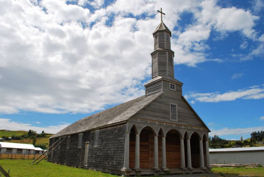 Iglesia Adachildo. Guia de las Iglesias de Chiloe. Chiloe - CHILE