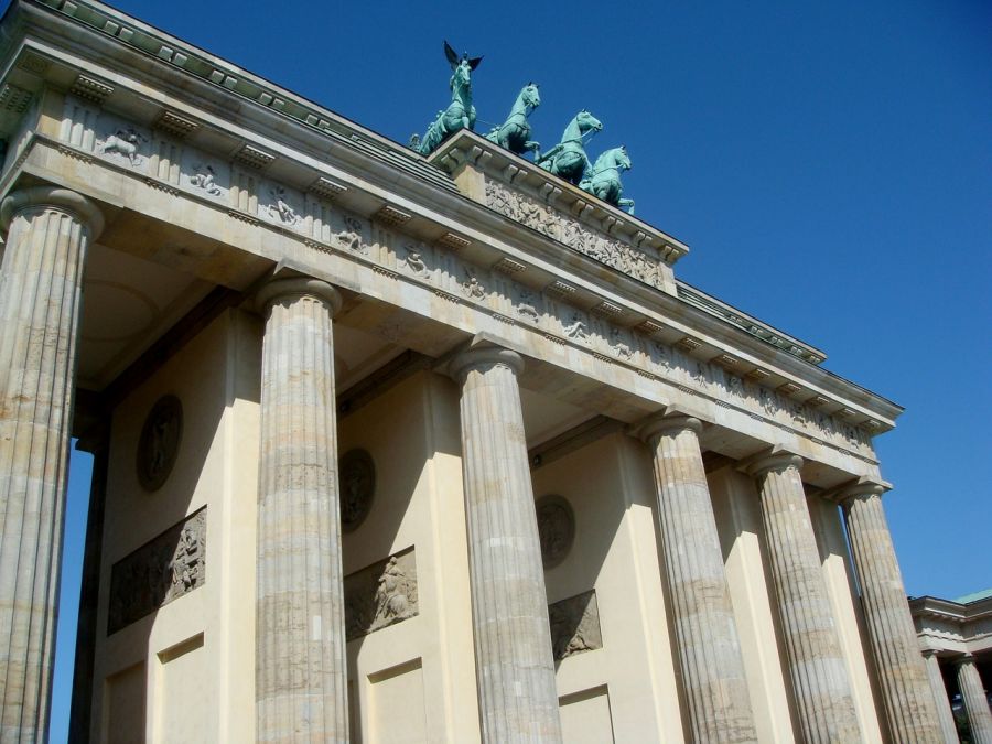 La Puerta de Brandenburgo es la una antigua entrada a Berl�n y uno de los principales s�mbolos tanto de la ciudad como de Alemania. Berlin, ALEMANIA