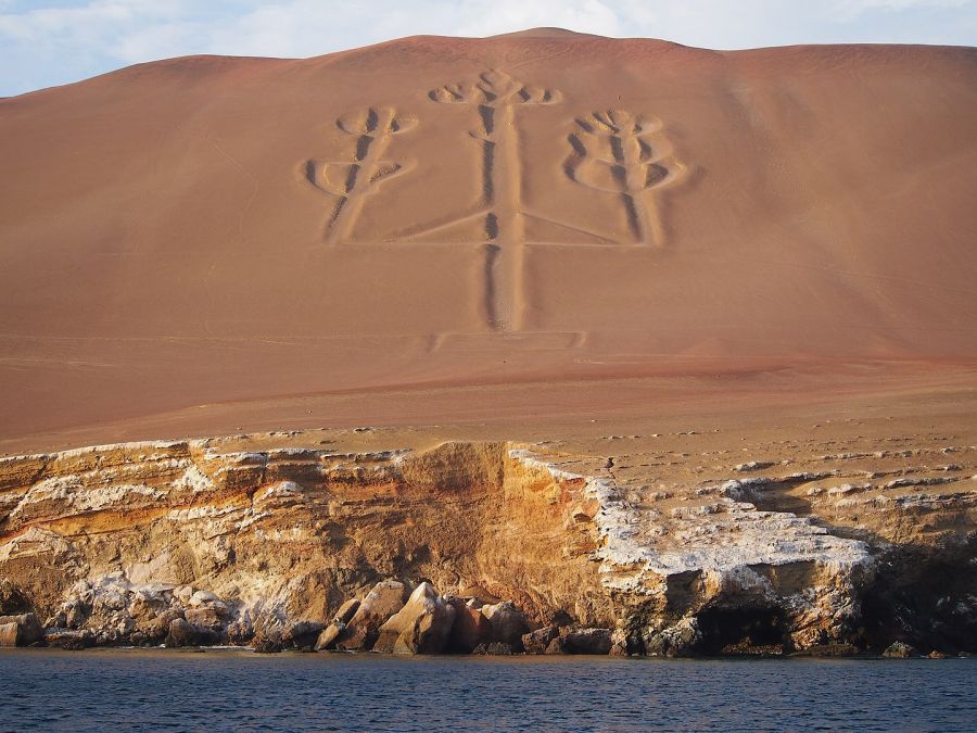 La Reserva Nacional de Paracas fue creada  con el fin de conservar ecosistemas del mar y del desierto del Per�. Paracas, PERU