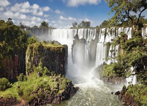 Cataratas de Iguazu con represa Itaipu