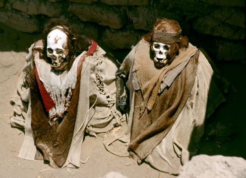 CHAUCHILLA CEMETERY GOLD AND CERAMIC ARTISAN PROCESS. Nazca, PERU