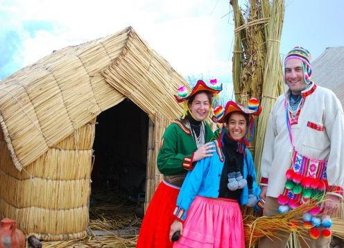 Excursão privada de dia inteiro às ilhas flutuantes de Uros e Taquile. Puno, PERU