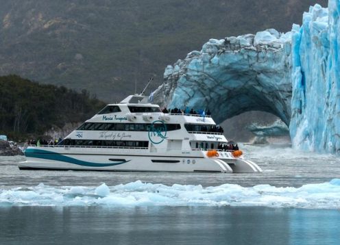 Full-day glacier cruise aboard the Maria Turquesa. El Calafate, ARGENTINA