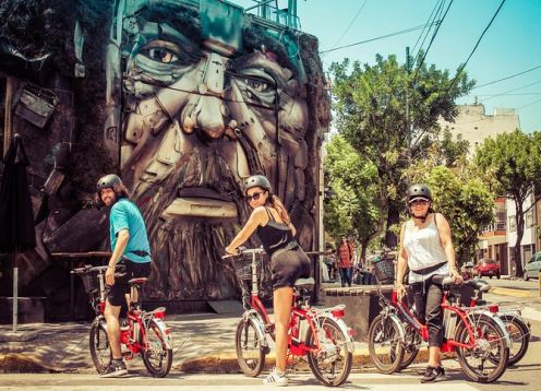 Experiencia de arte callejero, parques y Soho. Buenos Aires, ARGENTINA