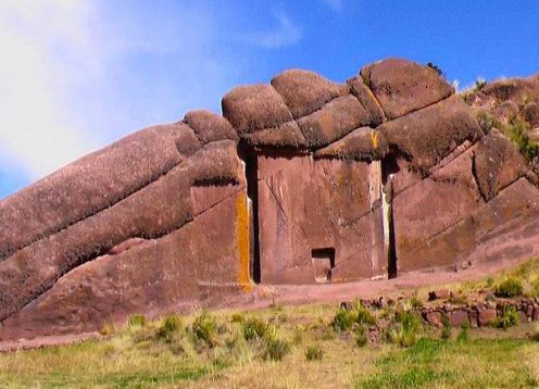 Private tour to Amaru Muru, a portal to the Lands of the Gods. Puno, PERU