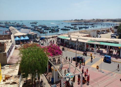 Estação de ônibus de transferência - hotel ou vv.. Paracas, PERU