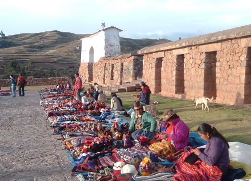 TOUR SACRED VALLEY (PISAC MARKET AND OLLANTAYTAMBO) INCLUDING LUNCH BUFFET WITHOUT INCOME. Cusco, PERU