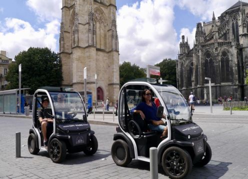 Bordeaux, obligatory visits in electric vehicle. Bordeaux, FRANCE