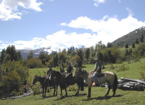 Passeio a cavalo Antilco. Pucon, CHILE