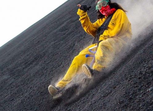 Sandboard em Cerro Negro e Las Peñitas Beach Tour. Managua, NICARÁGUA