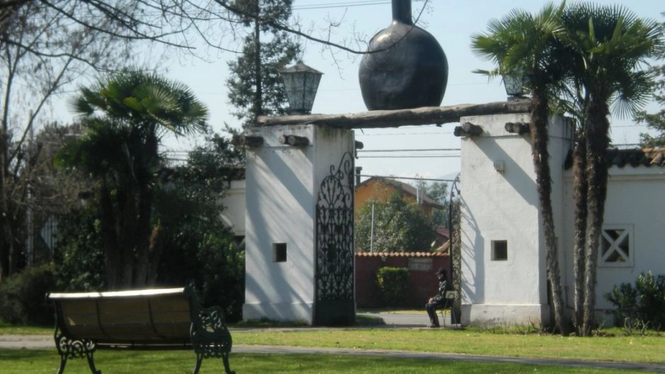 TOUR DEL VINO VINA UNDURRAGA, Santiago, CHILE