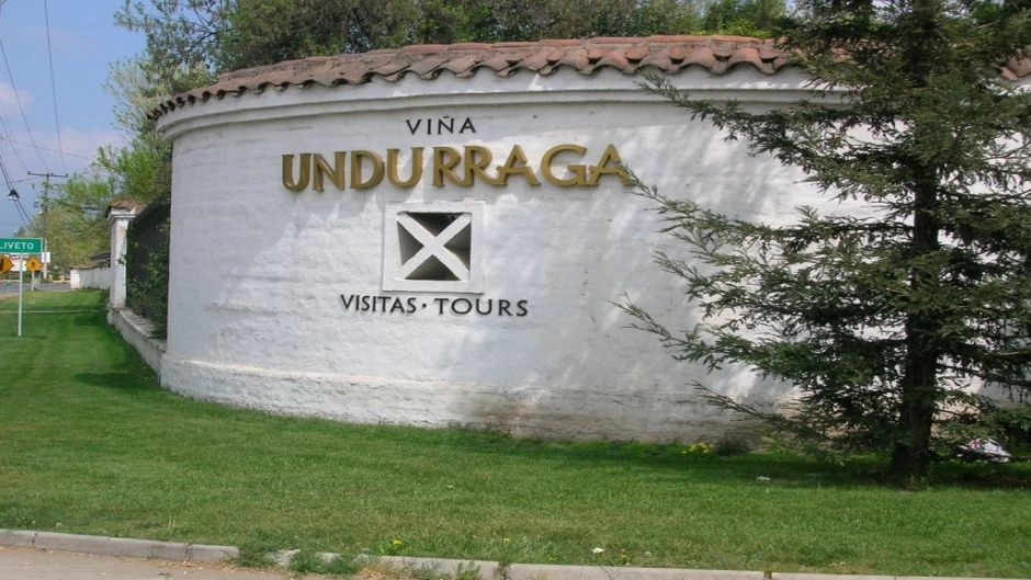 TOUR DEL VINO VINA UNDURRAGA, Santiago, CHILE