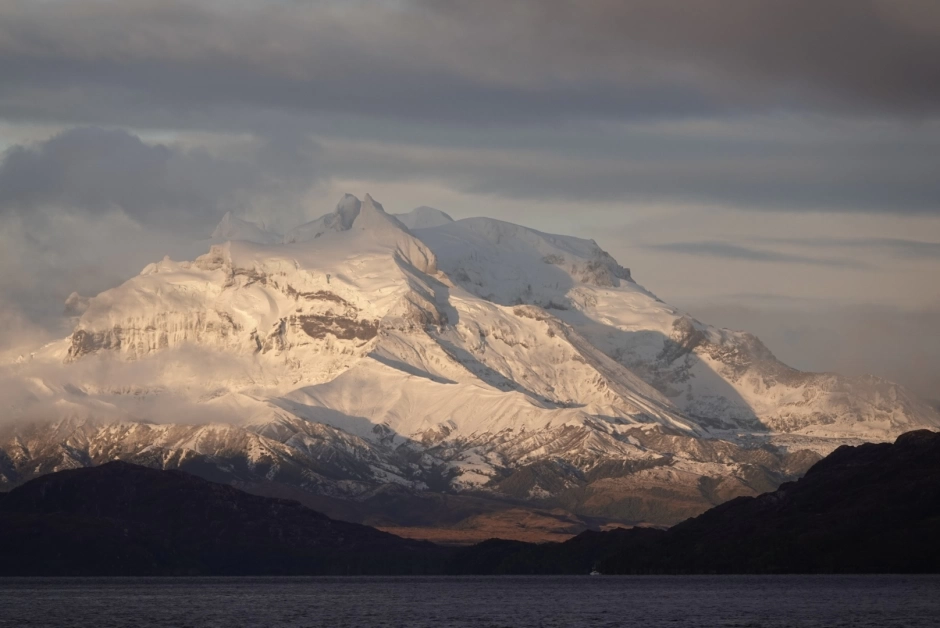 NAVEGACIÃN FIORDO DE LAS MONTAÃAS, Puerto Natales, CHILE