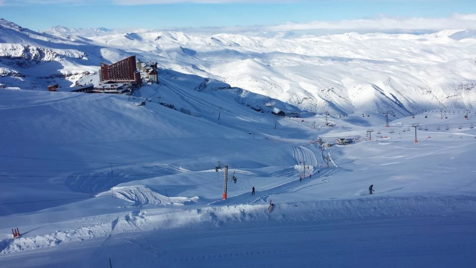 TOUR VALLE NEVADO + TOUR DEL VINO CONCHA Y TORO Y VINA UNDURRAGA, Santiago, CHILE