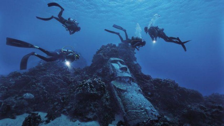 BUCEO - INICIACION O BAUTIZO EN ISLA DE PASCUA, Isla de Pascua, CHILE