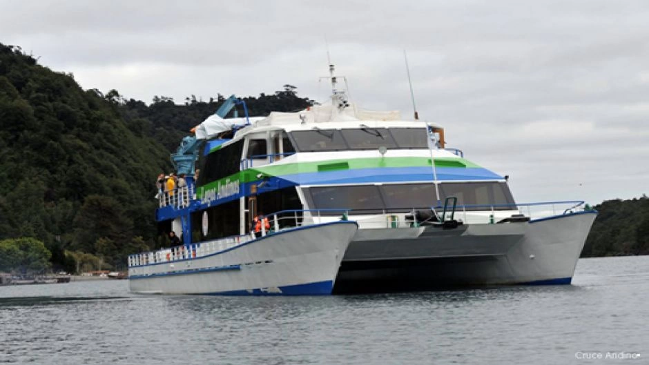 TRANSFER IN + NAVEGACION PEULLA + TOUR A CHILOE + TRANSFER OUT, Puerto Varas, CHILE