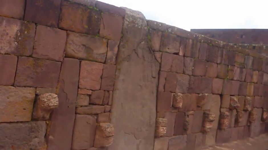 Ruinas de Tiwanaku y Puma Punku , La Paz, BOLIVIA