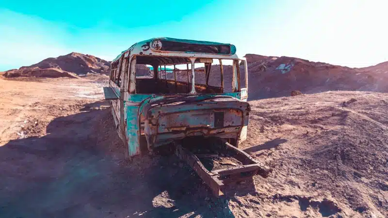 Vallecito: El Bus Mágico y los Paisajes Ocultos de Atacama